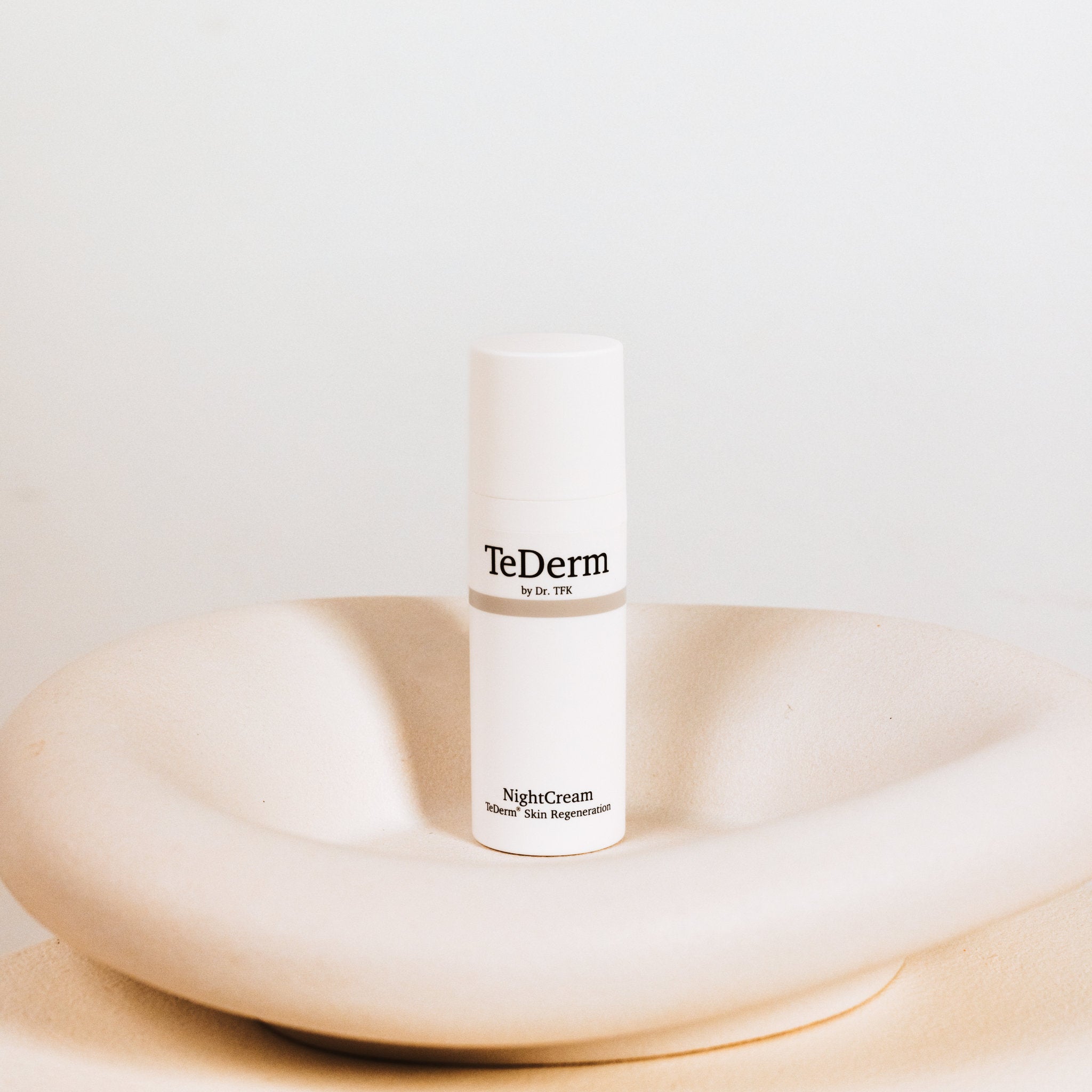 TeDerm NightCream in bedroom setting – lifestyle photo
