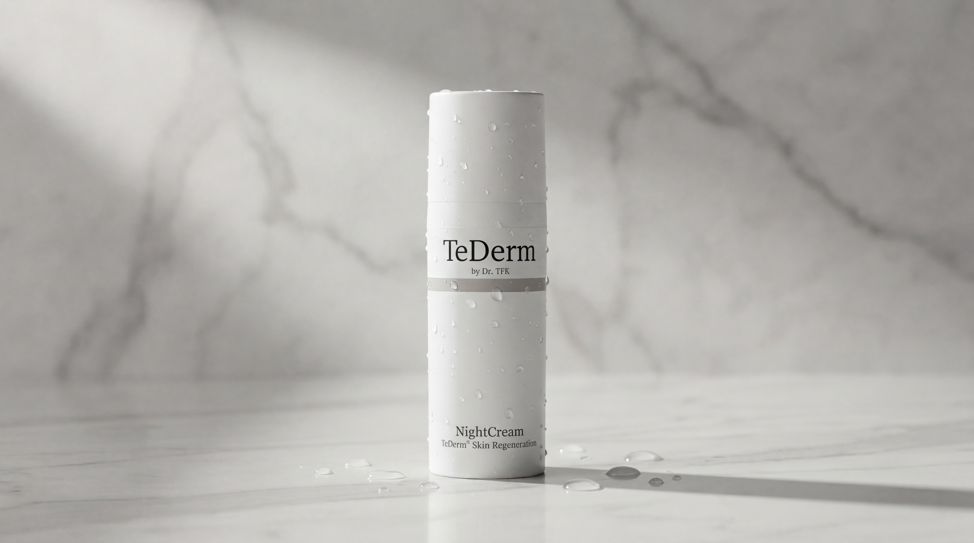 TeDerm NightCream with water droplets – widescreen product photo