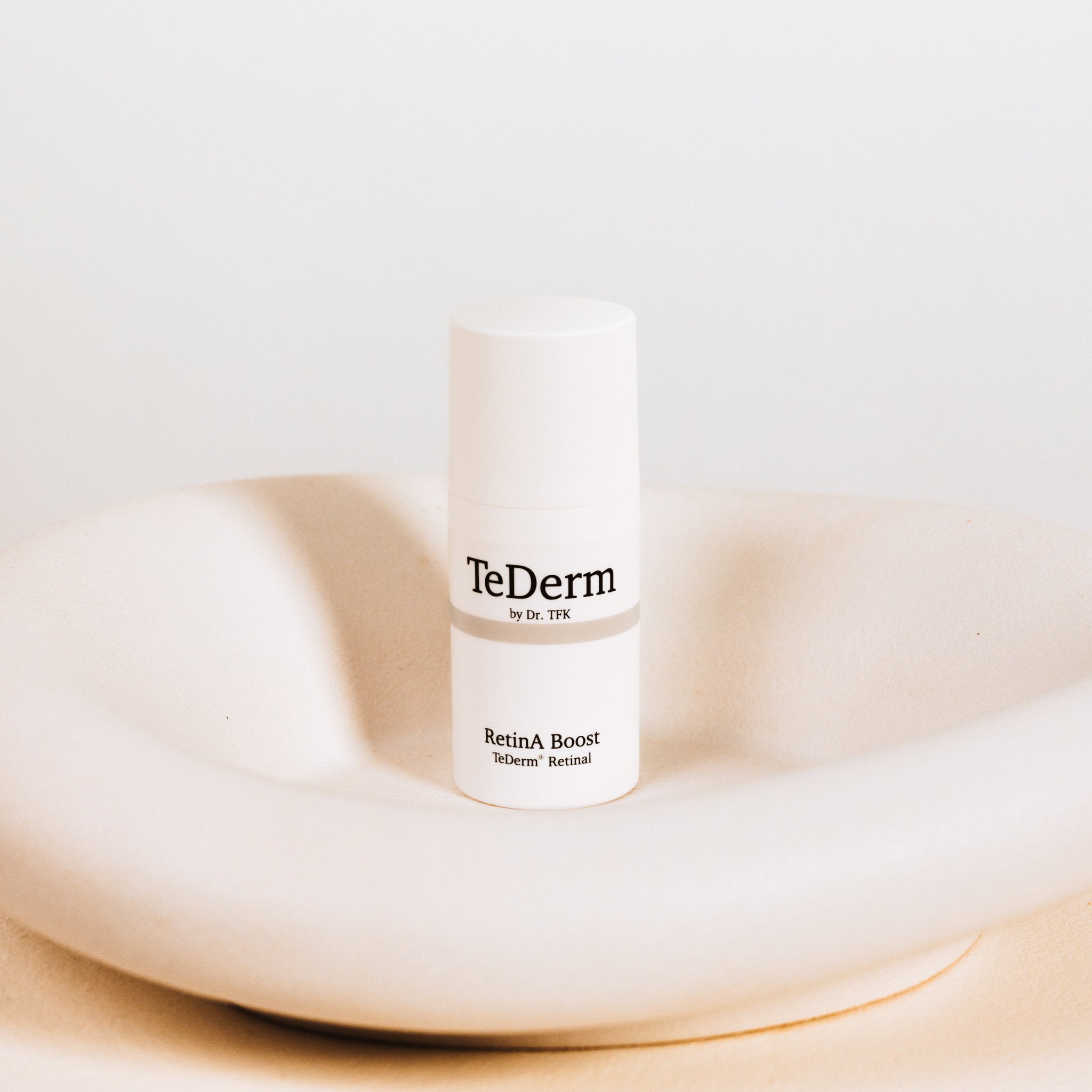 TeDerm RetinA Boost lifestyle – evening skincare setting